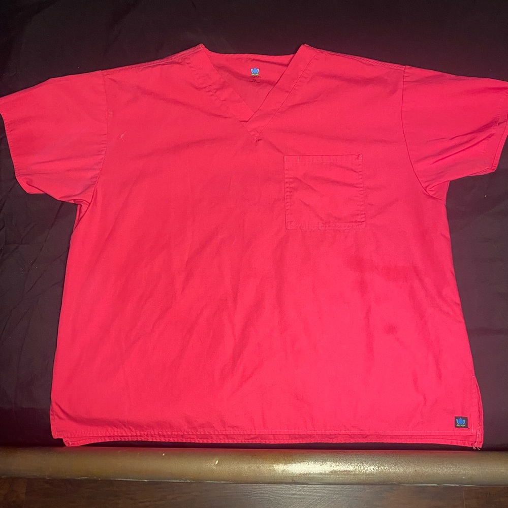 Maevn unisex pink scrub top